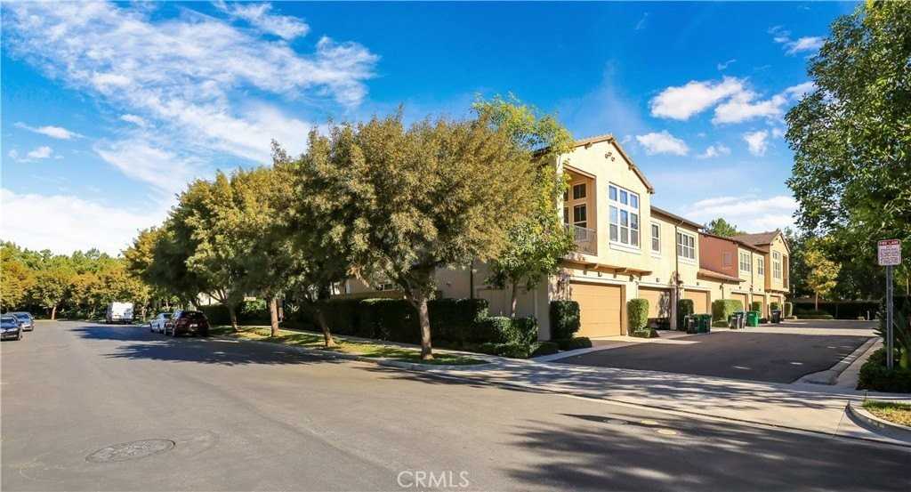 220 Kempton - Photo 2 of 42