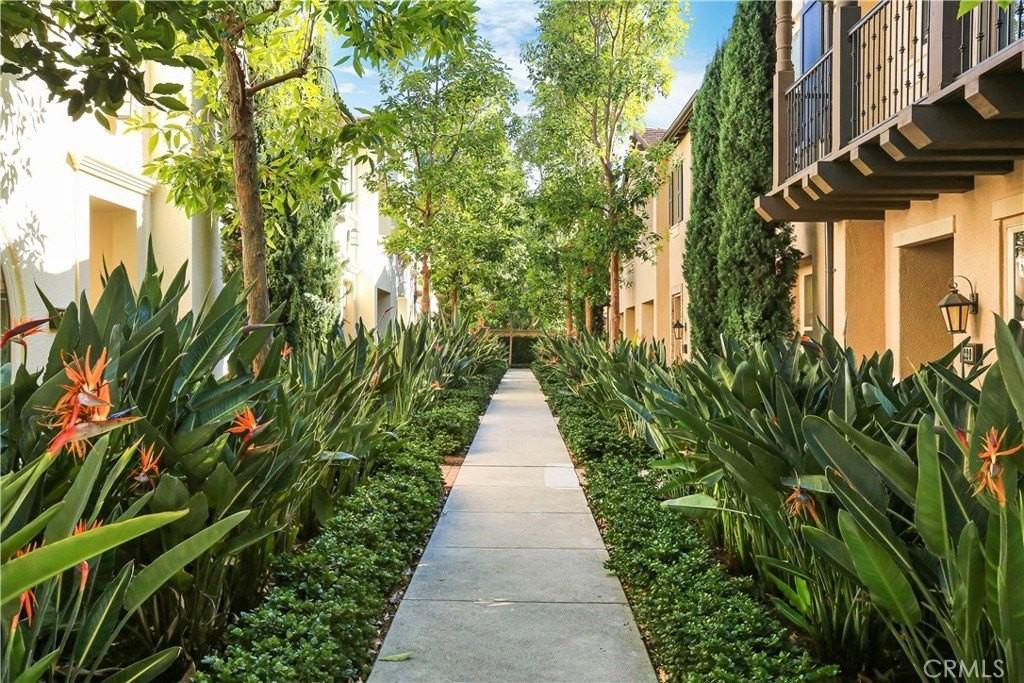 220 Kempton - Photo 7 of 42