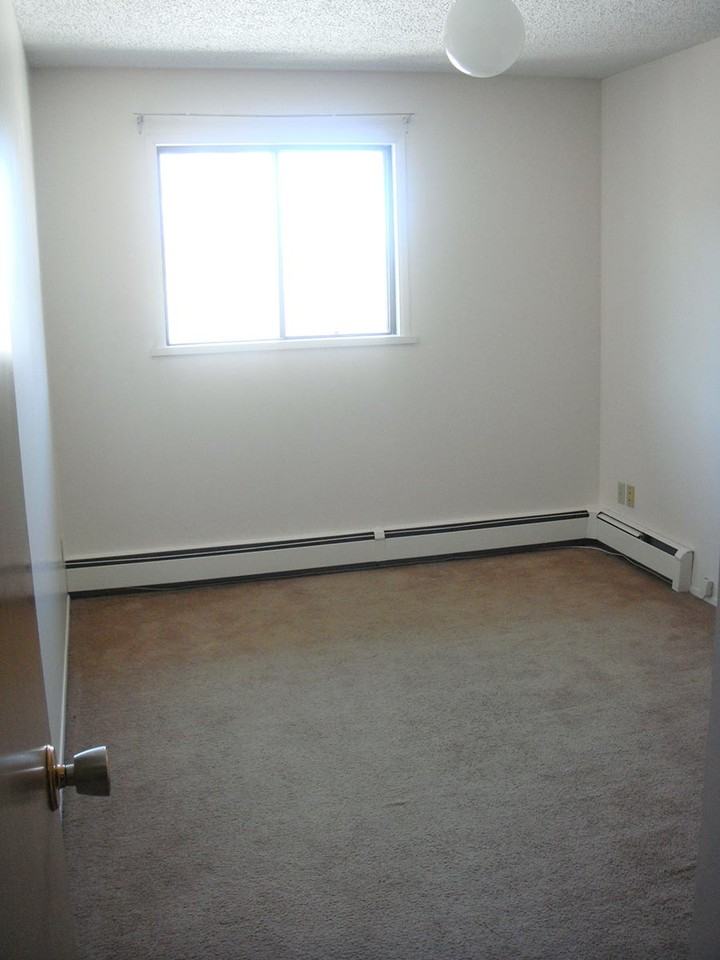 Hanover Court Apartments - Photo 3 of 6