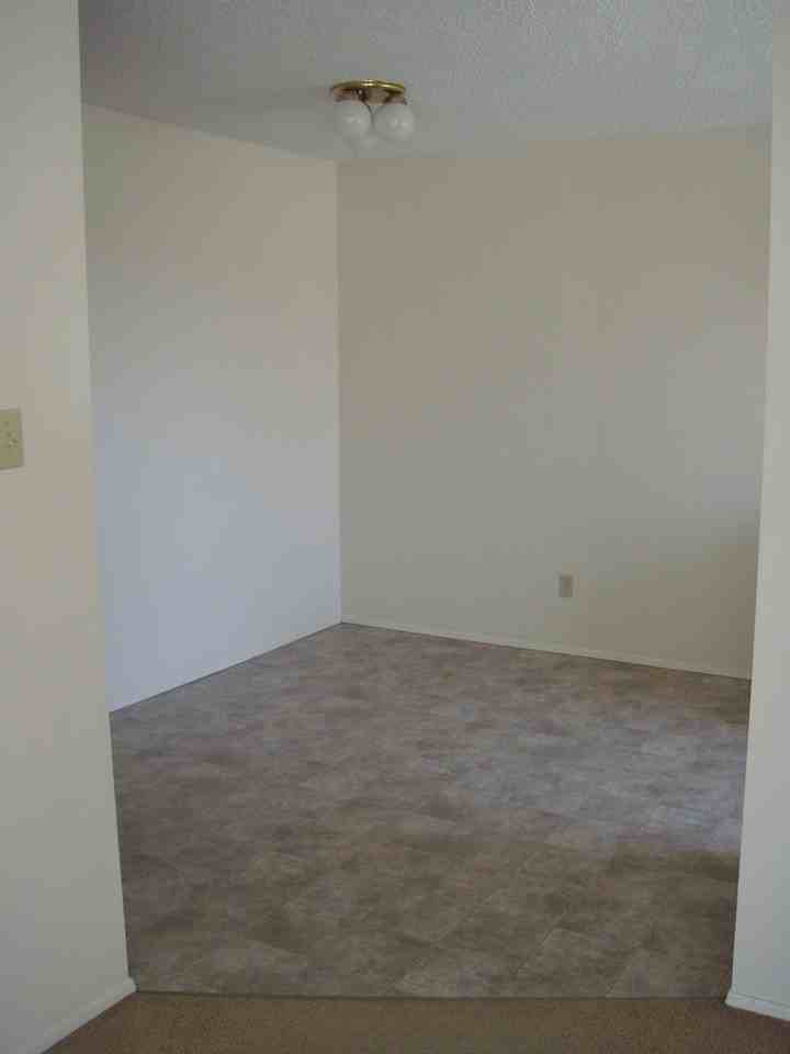 Hanover Court Apartments - Photo 4 of 6