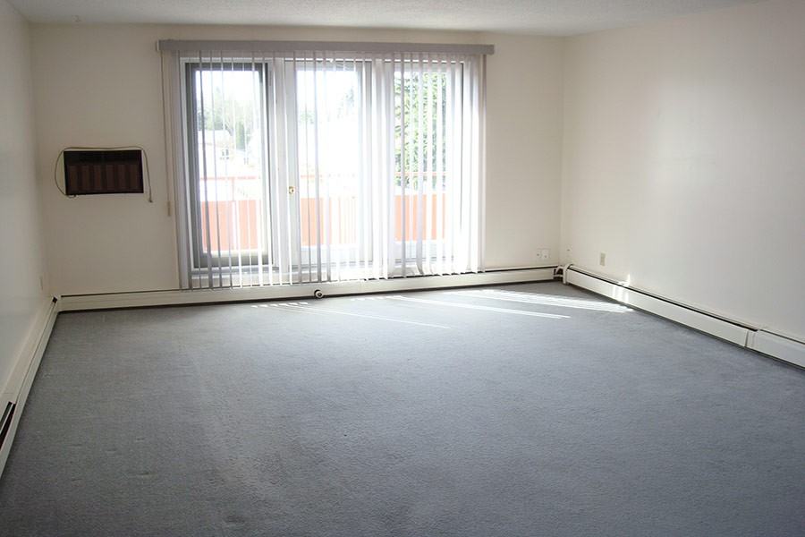 Sussex House Apartments - Photo 3 of 6