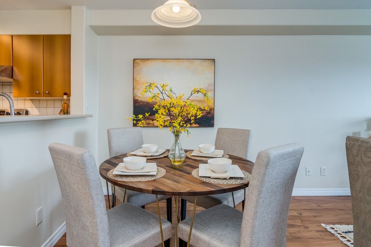 Regina Apts - Photo 2 of 10