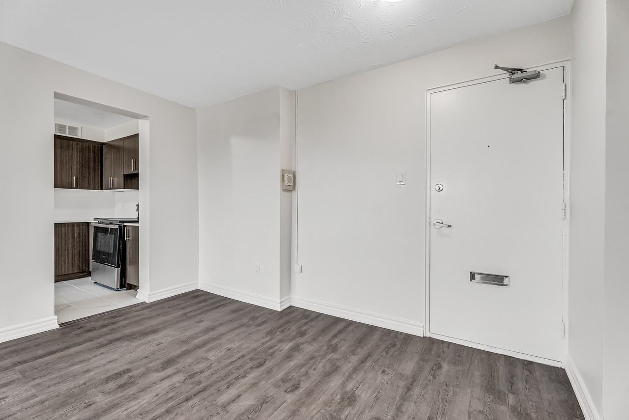 Baroness Apartments - Photo 6 of 50