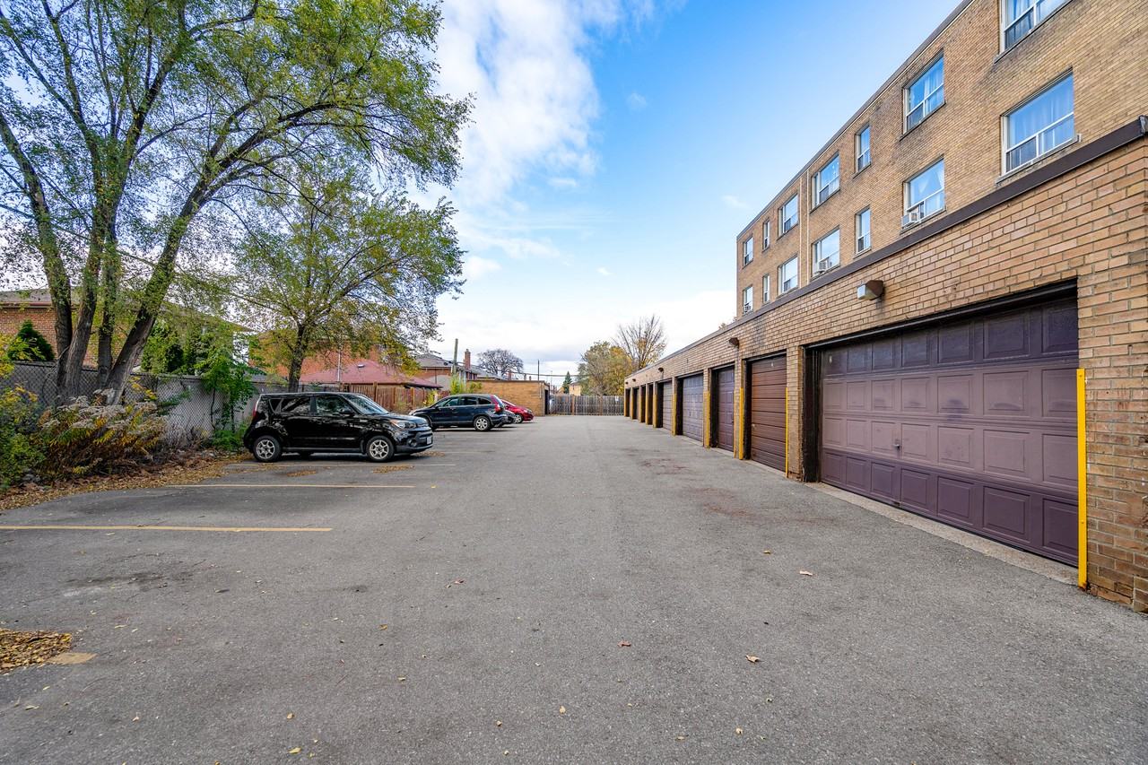 Fairlawn Apartments - Photo 3 of 14