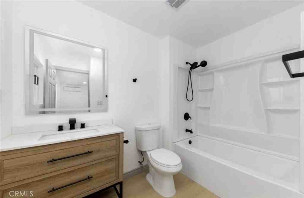 10 W Trafford St - Photo 2 of 6