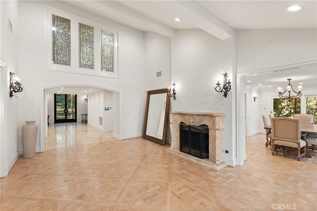 8152 Tianna Rd - Photo 4 of 39