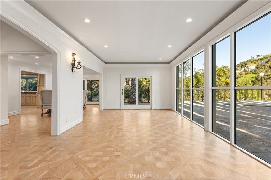 8152 Tianna Rd - Photo 7 of 39