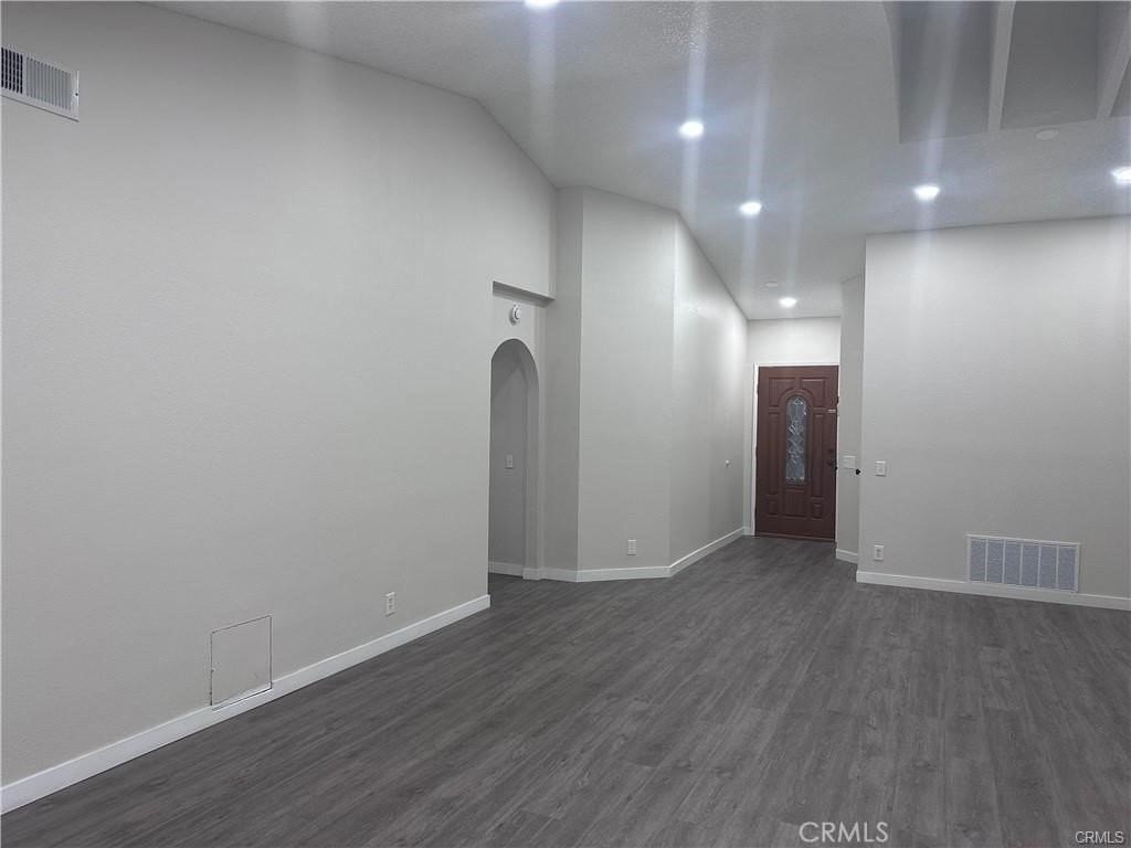 44026 Fine St - Photo 5 of 25