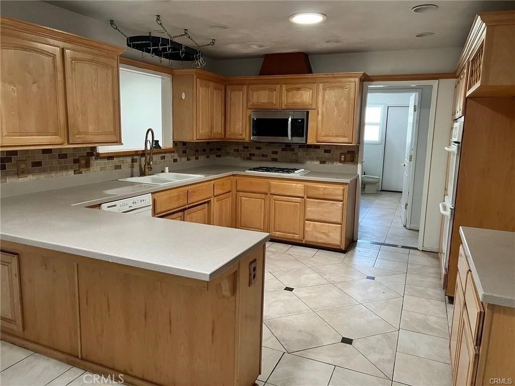 43053 Babcock Ave - Photo 4 of 6