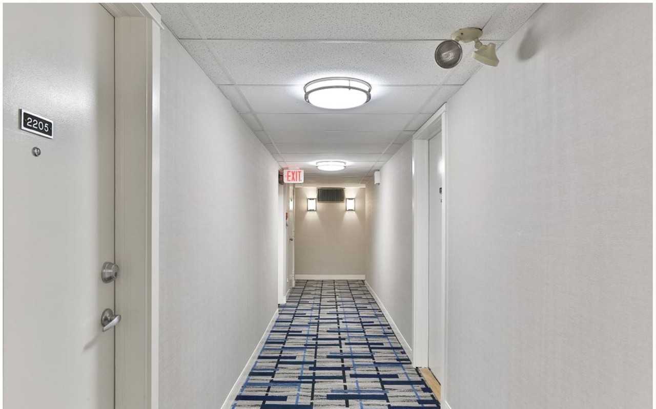 111 Raglan Avenue - Photo 6 of 7