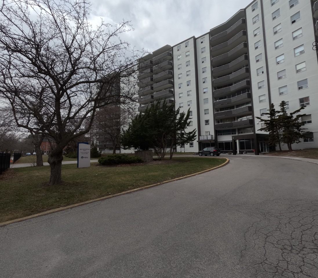 100 Rowena Drive - Photo 2 of 40