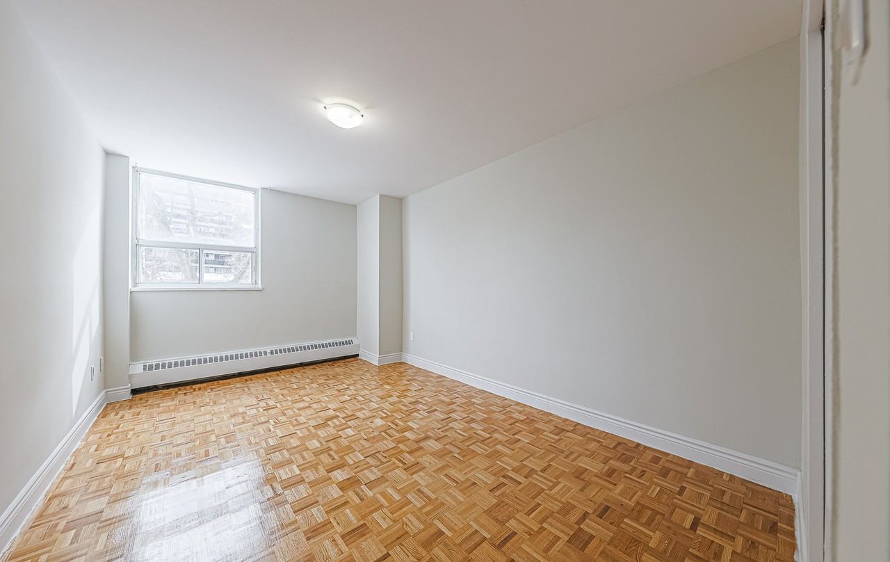 100 Rowena Drive - Photo 6 of 40