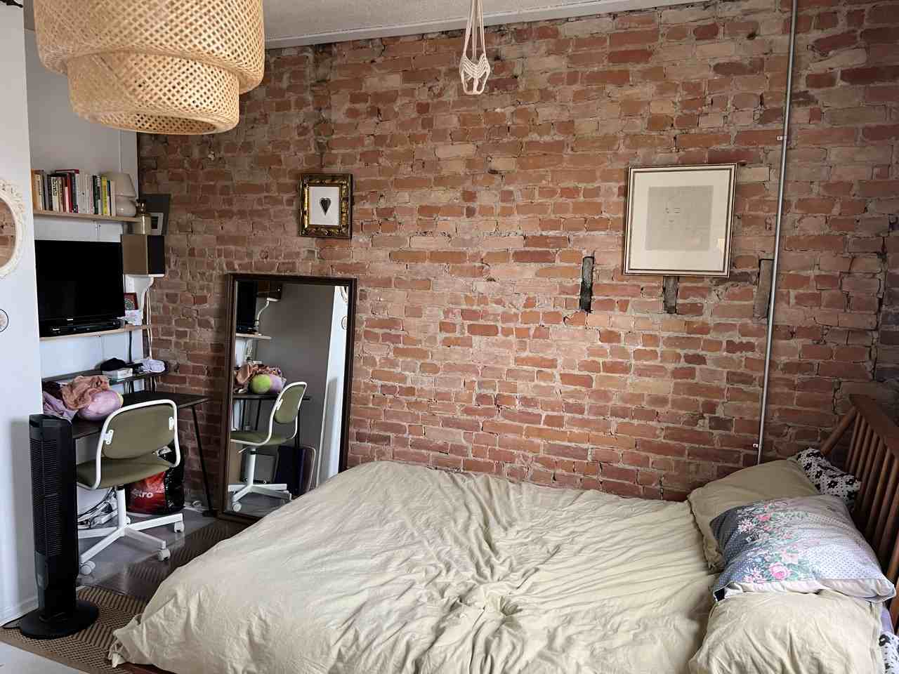 Gladstone Suites - Photo 6 of 50