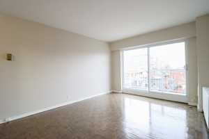 featured image of 321 Waverley St W