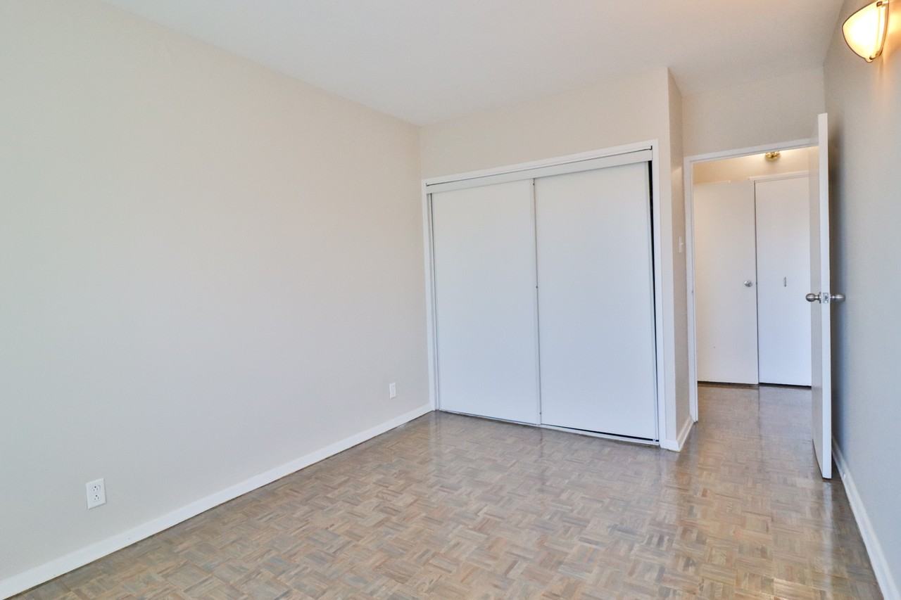 272 Bronson Avenue - Photo 6 of 19