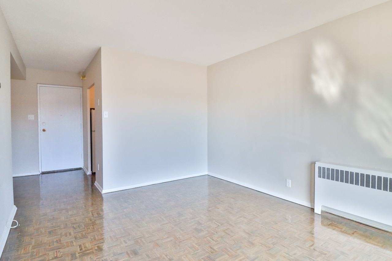 272 Bronson Avenue - Photo 2 of 10