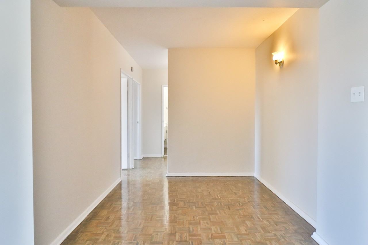 272 Bronson Avenue - Photo 4 of 10