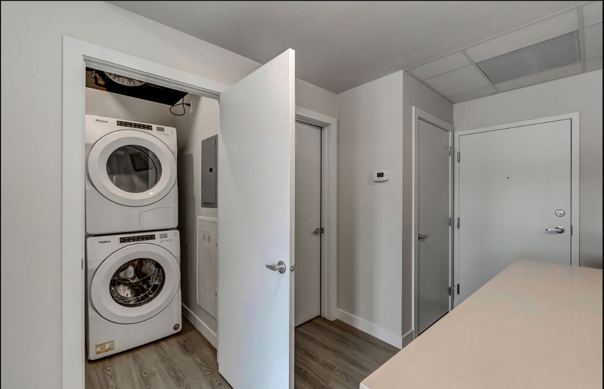 7777 Macleod Trail Southwest - Photo 5 of 33