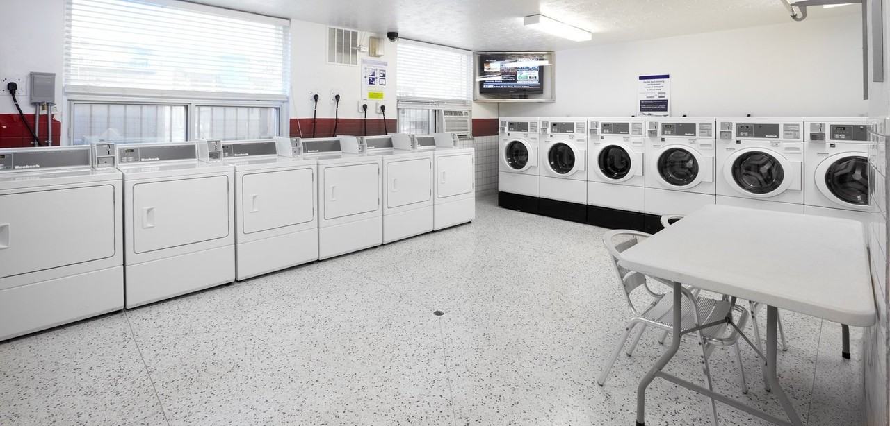 Royale Apartments - Photo 6 of 6