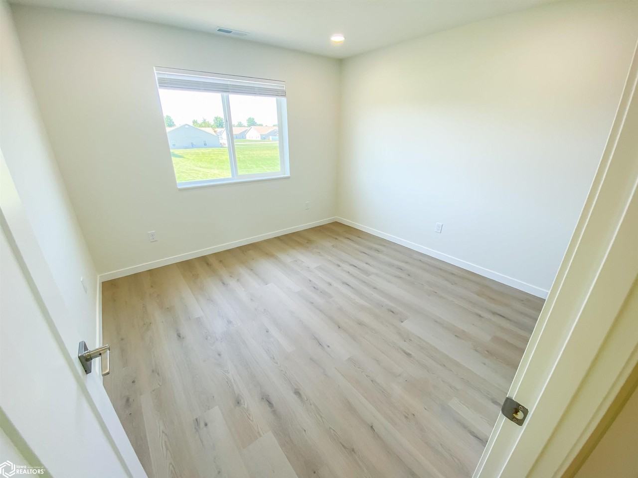 510 Layne Dr - Photo 6 of 8