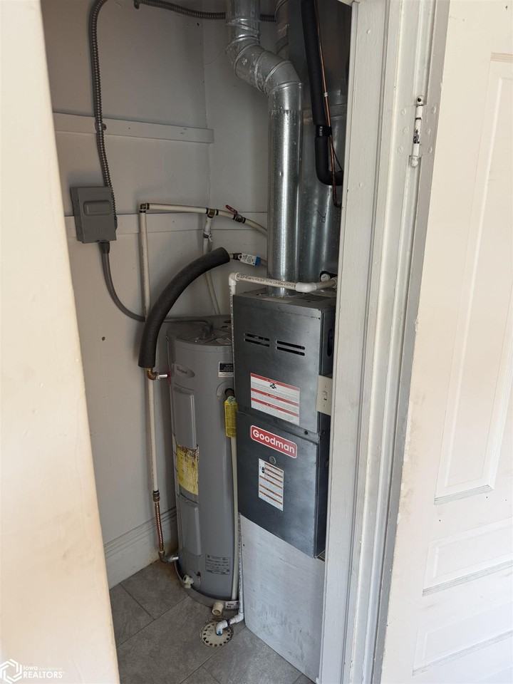 901 Main St - Photo 5 of 11