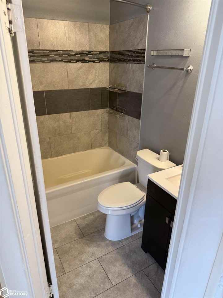 901 Main St - Photo 6 of 11