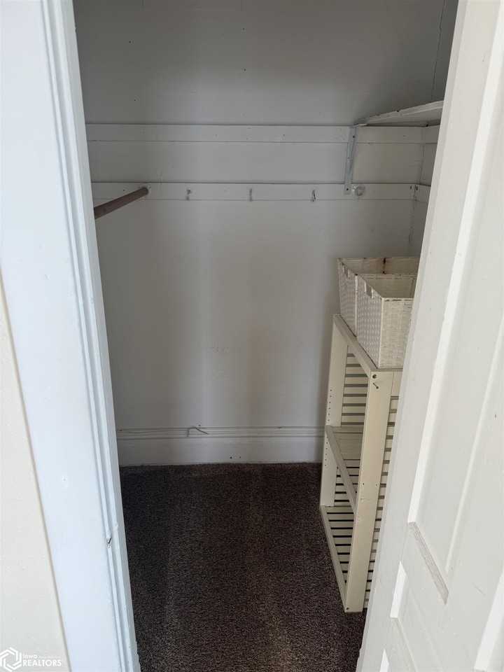 901 Main St - Photo 7 of 11