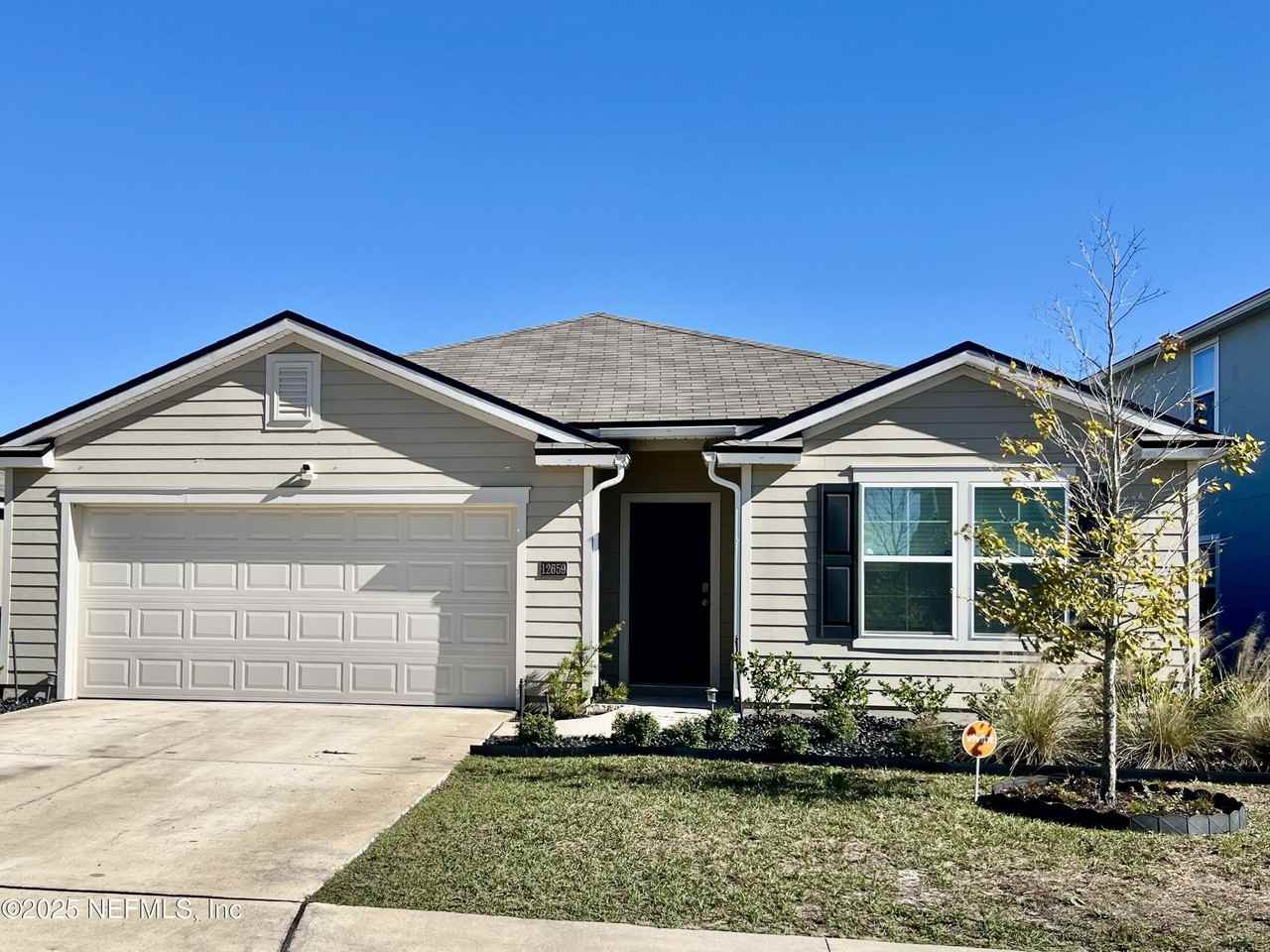 12659 European Beech Rd - Photo 3 of 33