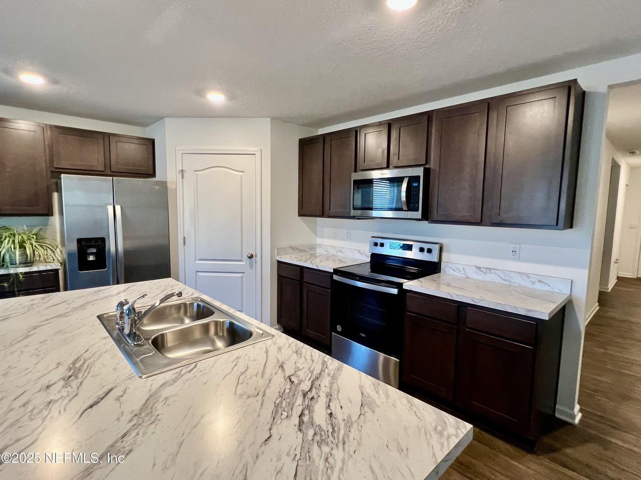 12659 European Beech Rd - Photo 6 of 33