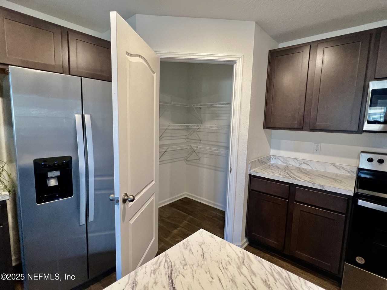 12659 European Beech Rd - Photo 7 of 33