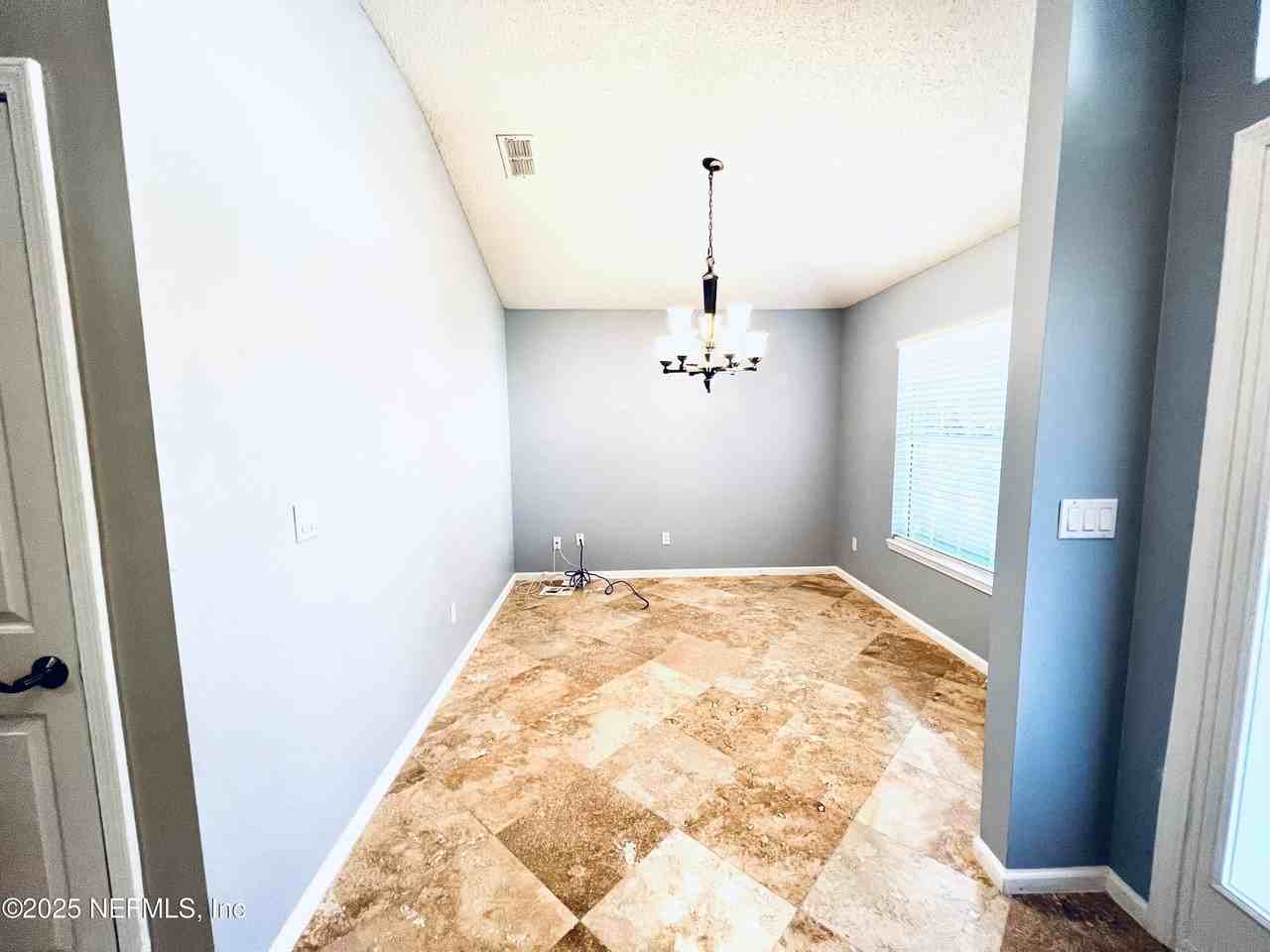 1585 E Windy Willow Dr - Photo 5 of 33