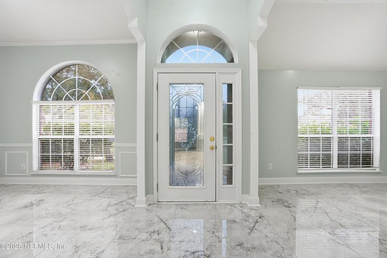 2810 Sweetholly Dr - Photo 4 of 28