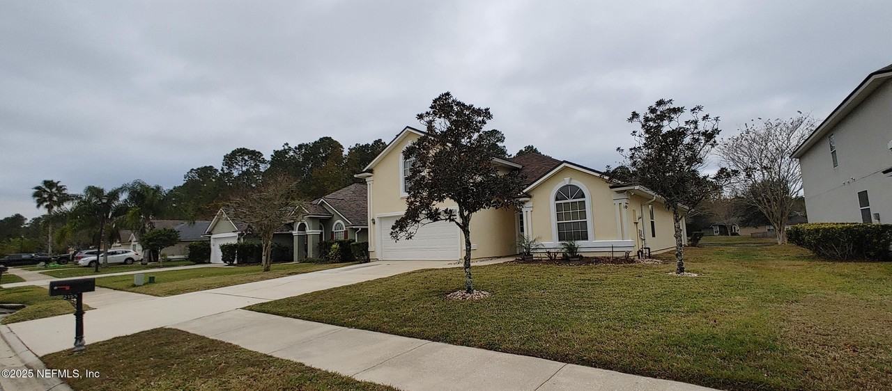 2155 S Cranbrook Ave - Photo 3 of 32