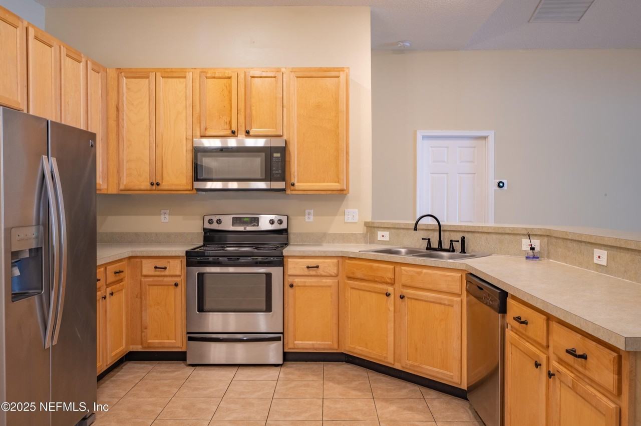 3466 Laurel Leaf Dr - Photo 7 of 31