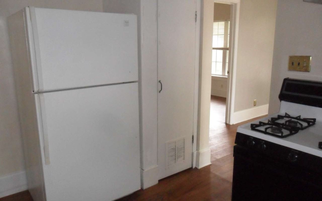 311 Nw Stadium Ter - Photo 6 of 21