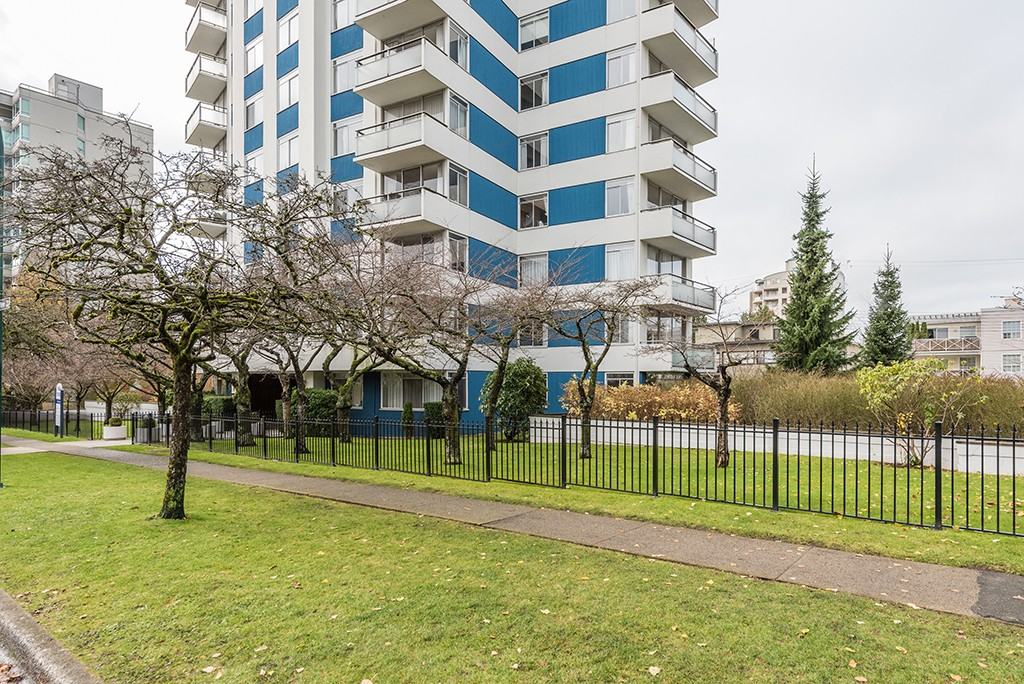 5815 Yew Street - Photo 7 of 19