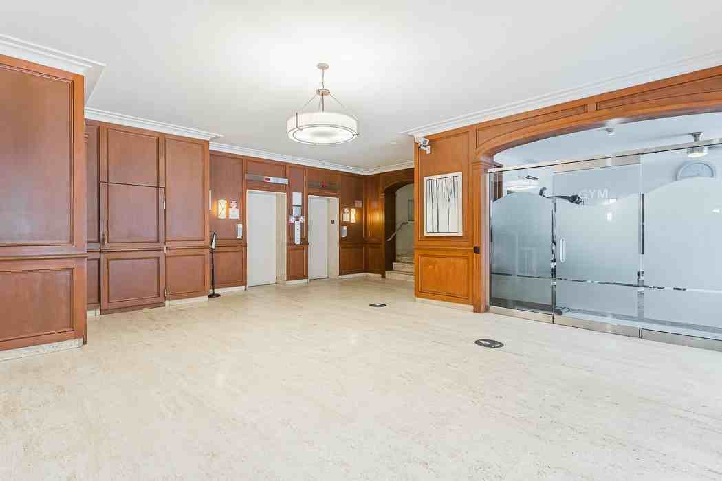 3210-3250 Forest Hill - Photo 5 of 50