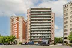 4840 Côte St-Luc Montreal - Photo 1 of 1