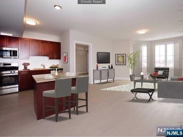 555 10th St - Photo 3 of 15