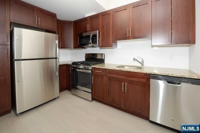 555 10th St - Photo 6 of 15