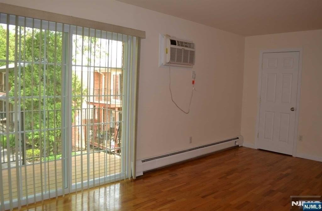 110 Midland Ave Apt 13a - Photo 3 of 10