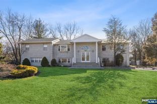 562 Franklin Ave - Photo 1 of 1