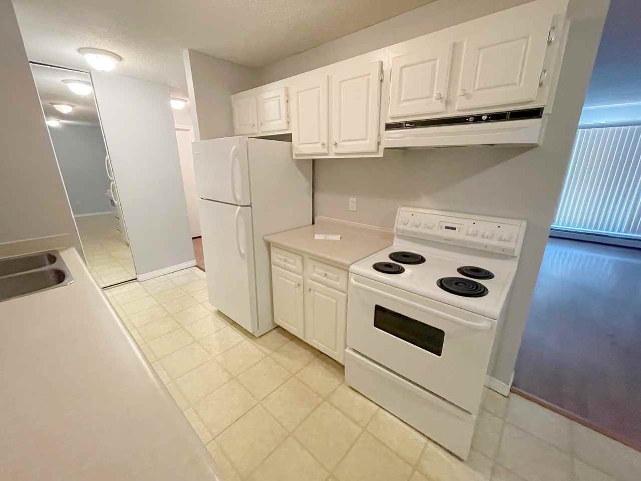 Jonathon Lodge Apartments - Photo 6 of 10