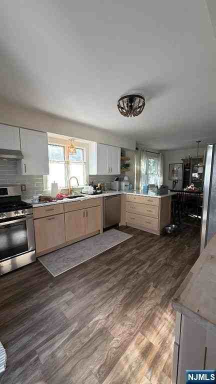 74 Carol St - Photo 5 of 17