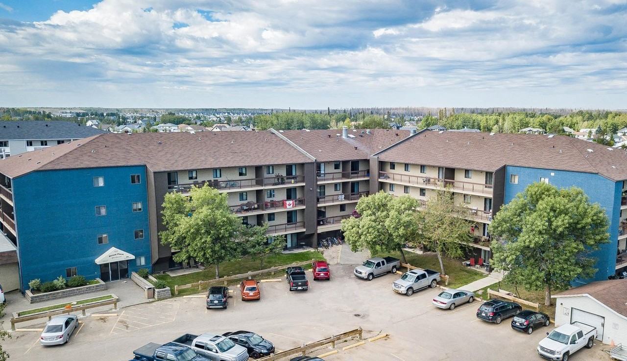 Stroud Place Apartments - Photo 2 of 13