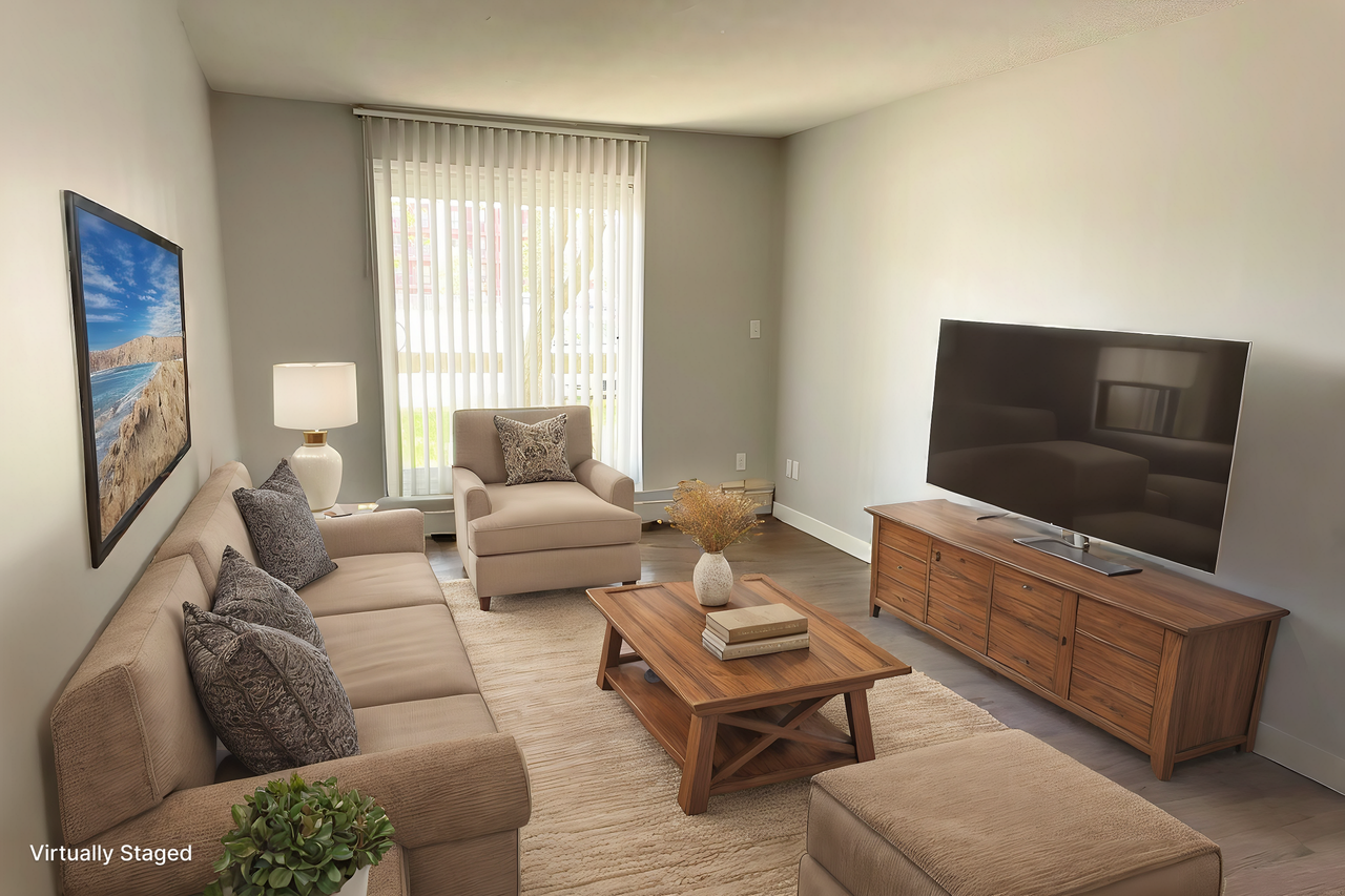 Stroud Place Apartments - Photo 3 of 13