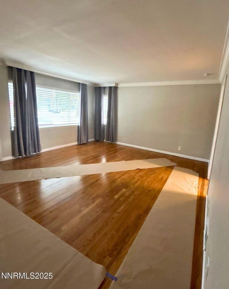 320 W Plumb Ln - Photo 4 of 22