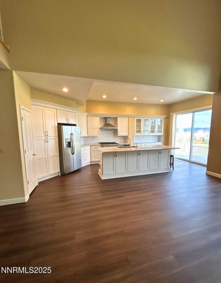 6190 Carriage House Way - Photo 3 of 26