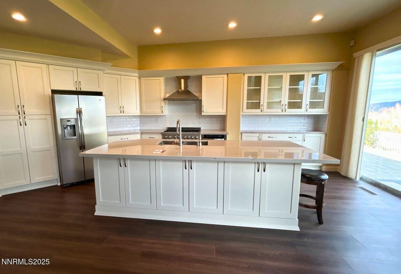 6190 Carriage House Way - Photo 6 of 26