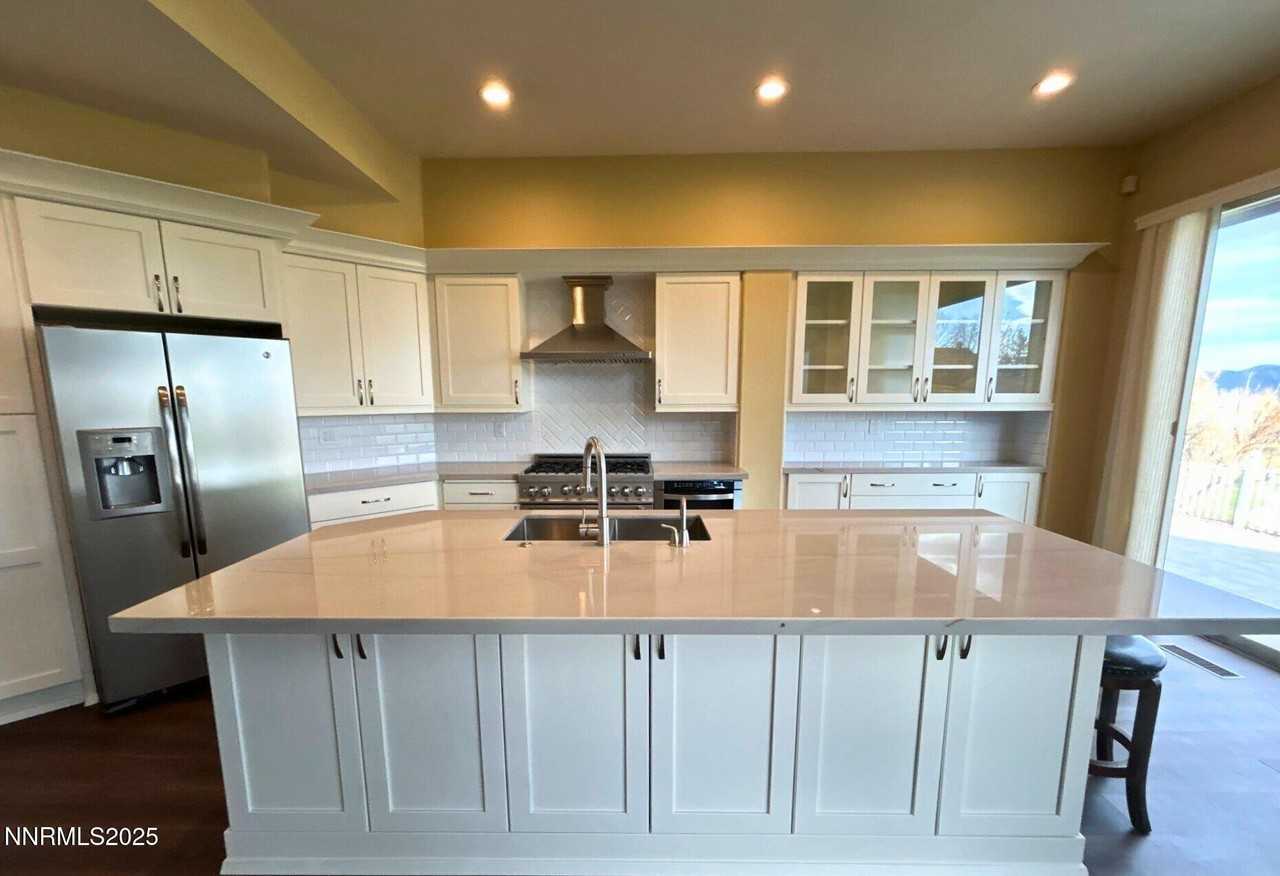 6190 Carriage House Way - Photo 7 of 26